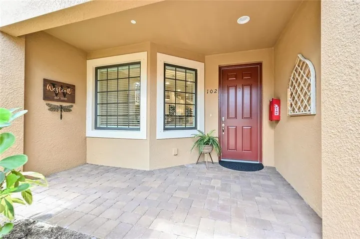 9374  POCIDA  CT, Naples, FL 34119
