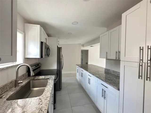 2240 Estey Ave, Naples, Florida 34104