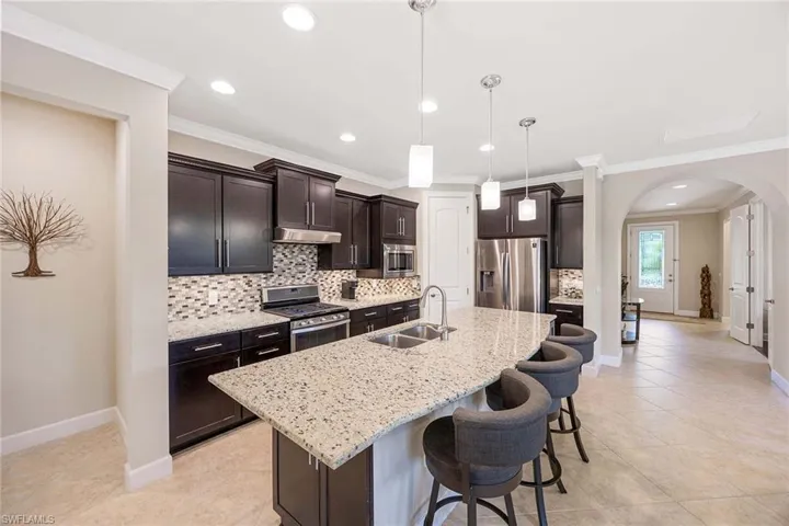7049  Live Oak  DR, Naples, FL 34114