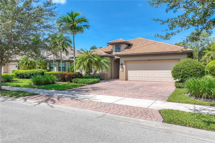 7049  Live Oak  DR, Naples, FL 34114