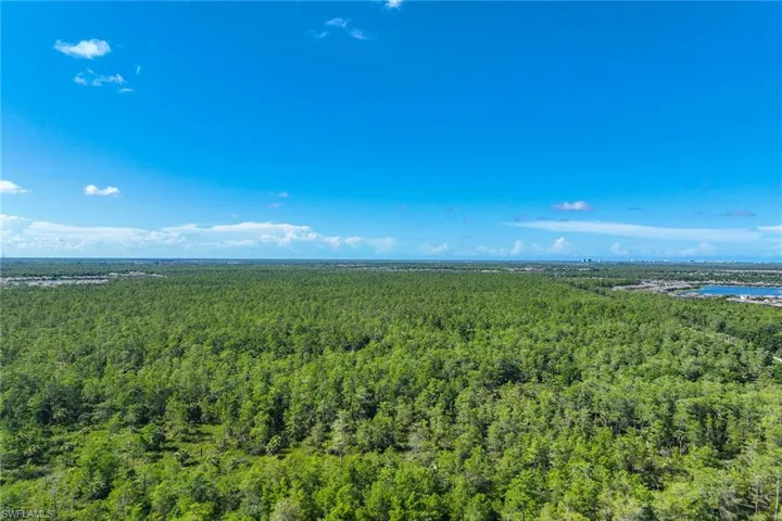 7049  Live Oak  DR, Naples, FL 34114