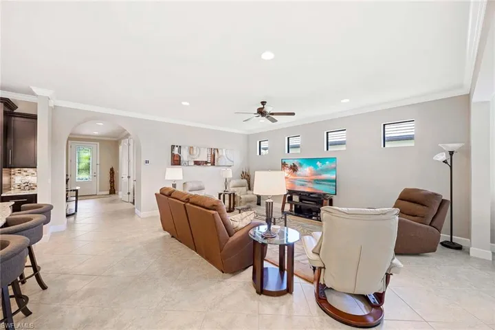 7049  Live Oak  DR, Naples, FL 34114