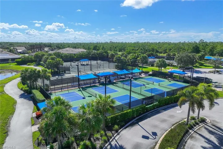 7049  Live Oak  DR, Naples, FL 34114