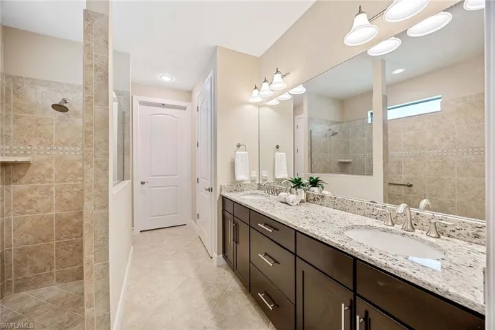 7049  Live Oak  DR, Naples, FL 34114
