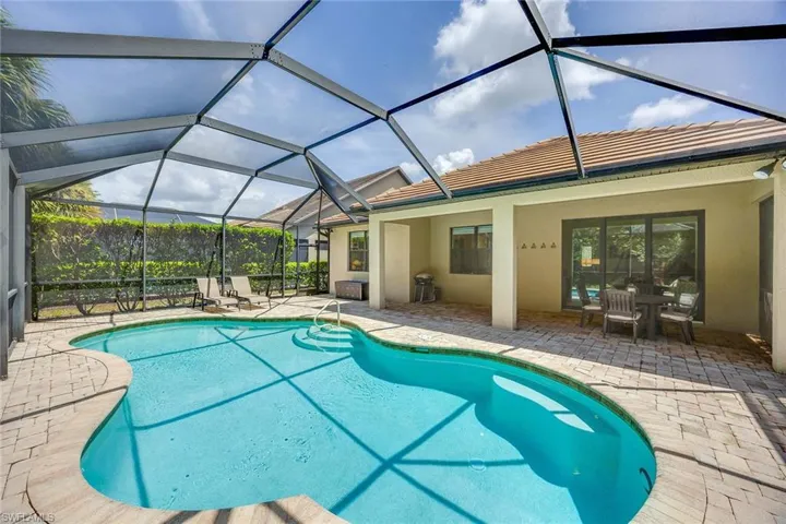 7049  Live Oak  DR, Naples, FL 34114