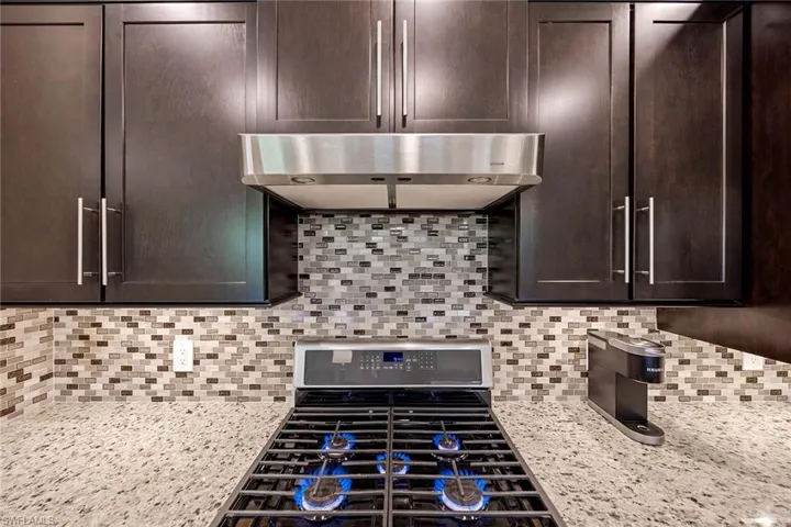 7049  Live Oak  DR, Naples, FL 34114