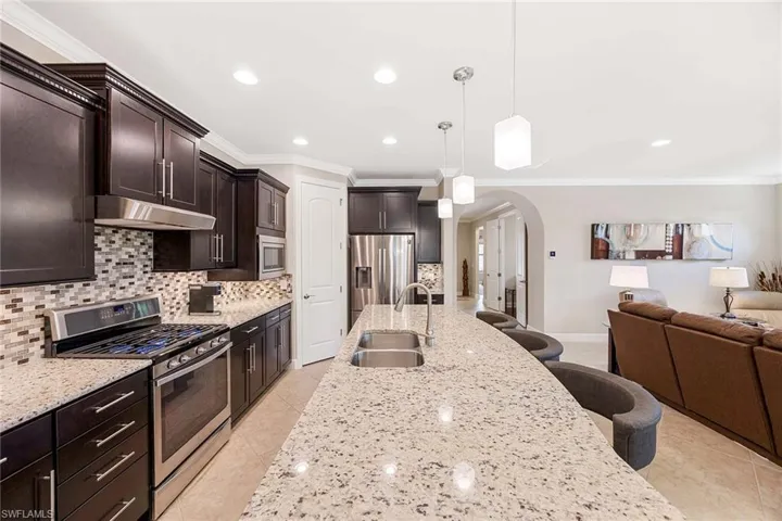 7049  Live Oak  DR, Naples, FL 34114