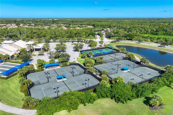 7049  Live Oak  DR, Naples, FL 34114