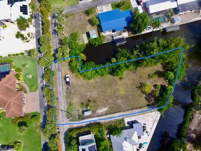 Aerial view of property's location with property parcel outlined