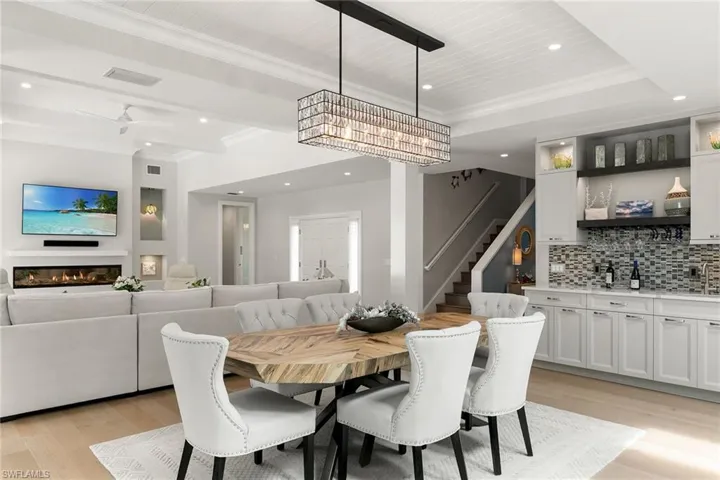 5949  Chanteclair  DR, Naples, FL 34108