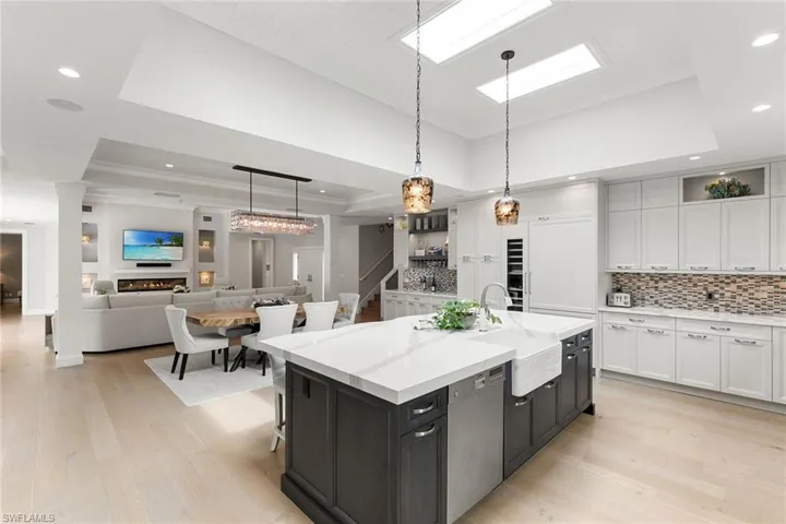 5949  Chanteclair  DR, Naples, FL 34108