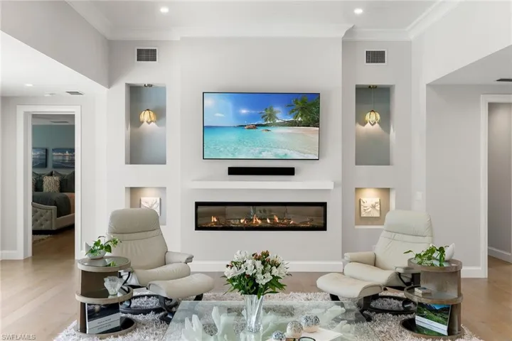 5949  Chanteclair  DR, Naples, FL 34108