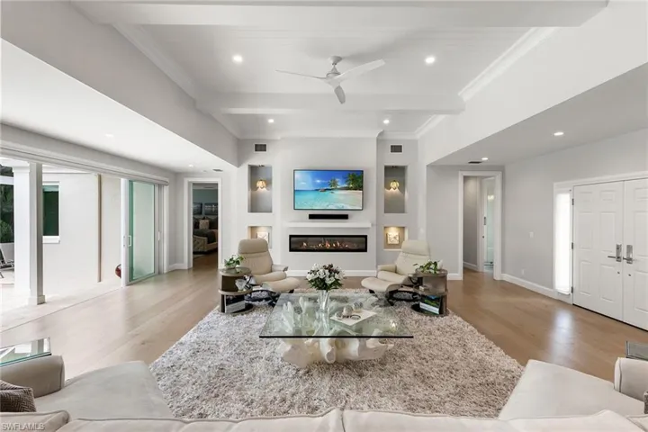 5949  Chanteclair  DR, Naples, FL 34108