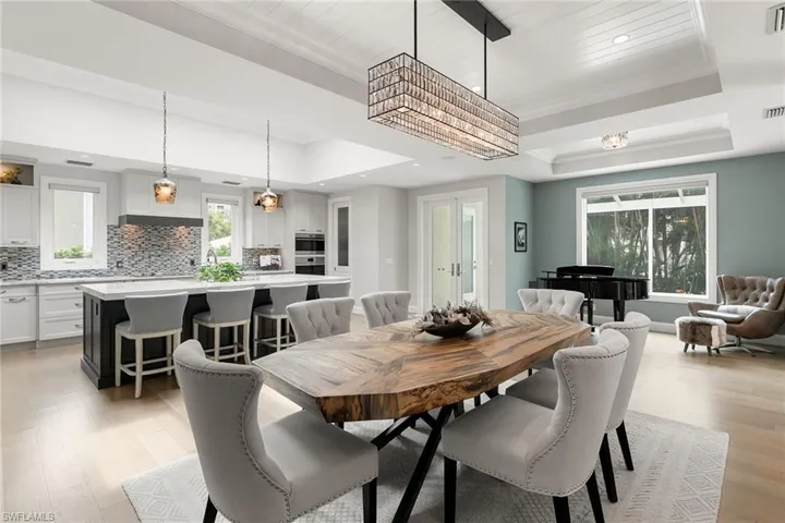 5949  Chanteclair  DR, Naples, FL 34108
