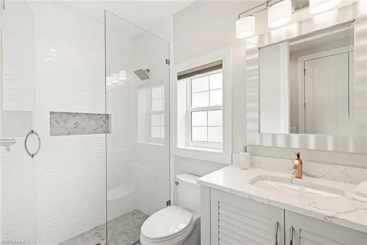 5949  Chanteclair  DR, Naples, FL 34108