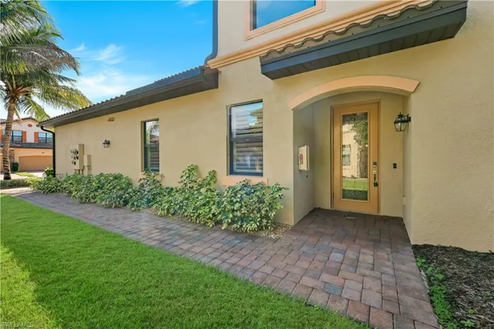 28050 Cookstown Ct 2704, Bonita Springs, Florida 34135
