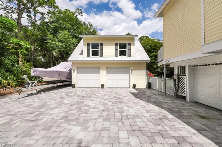 10916  Parnu  ST, Naples, FL 34109
