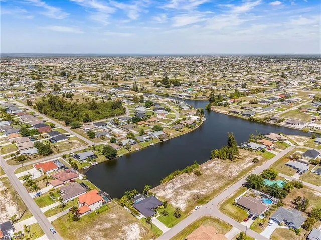318 Sw 21st Ave, Cape Coral, Florida 33991