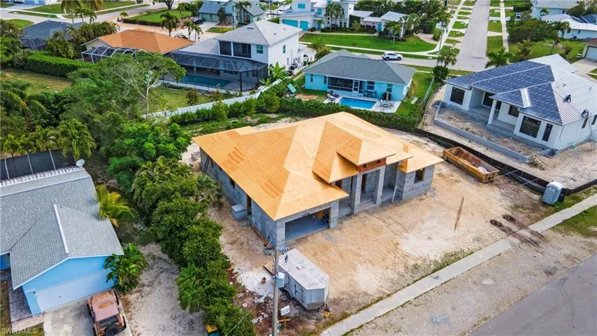 Birds eye view of property