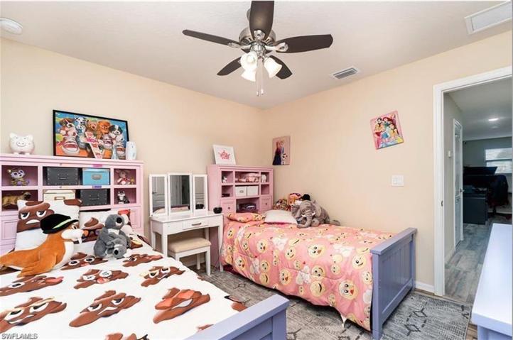 Guest Bedroom 2 (Upstairs)
