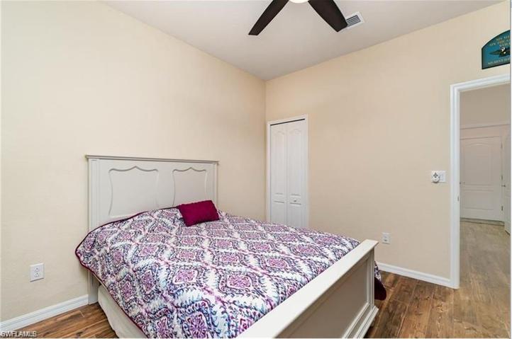 Guest Bedroom 1 (Upstairs)