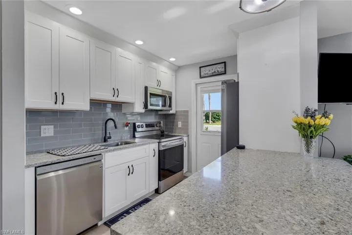 46 Laconia Ct, Fort Myers, Florida 33919