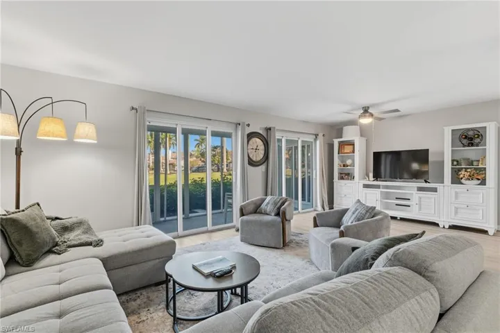 555  Park Shore  DR, Naples, FL 34103