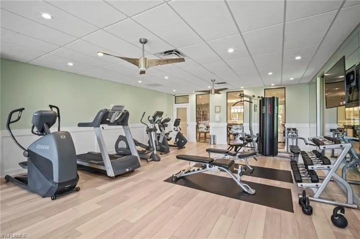 555  Park Shore  DR, Naples, FL 34103