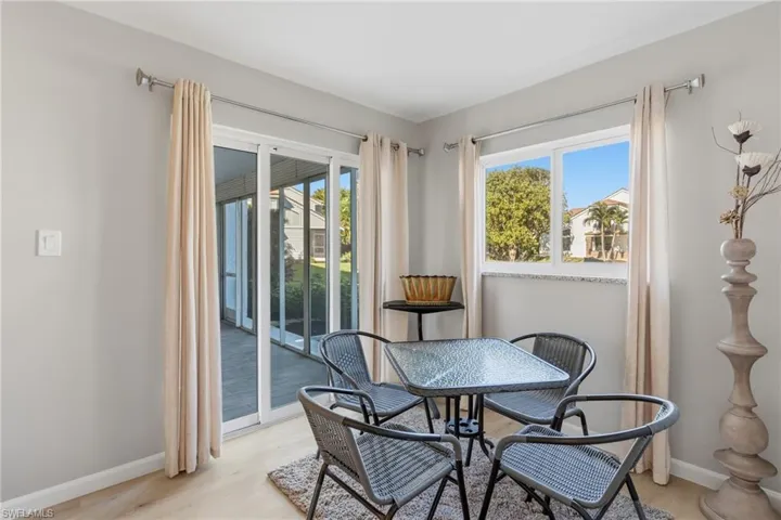 555  Park Shore  DR, Naples, FL 34103