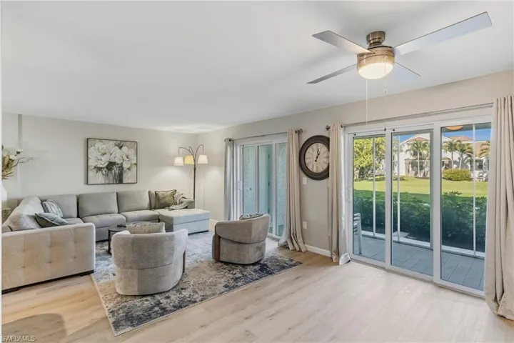555  Park Shore  DR, Naples, FL 34103