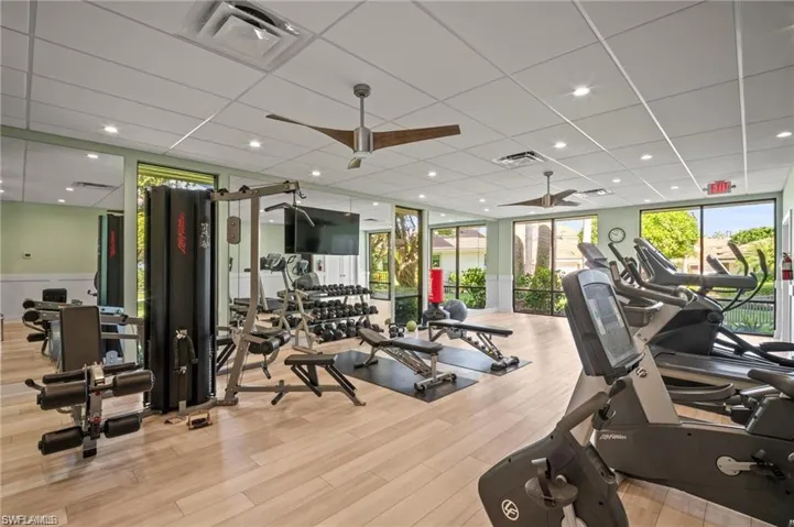 555  Park Shore  DR, Naples, FL 34103