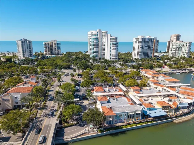 555  Park Shore  DR, Naples, FL 34103