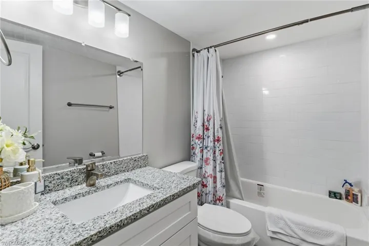 555  Park Shore  DR, Naples, FL 34103