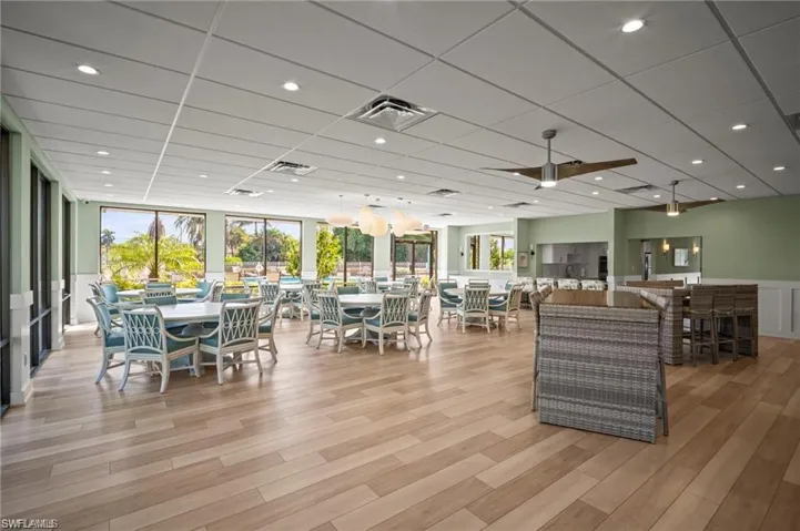 555  Park Shore  DR, Naples, FL 34103