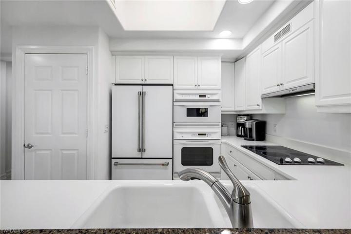 2728  Tiburon E BLVD, Naples, FL 34109