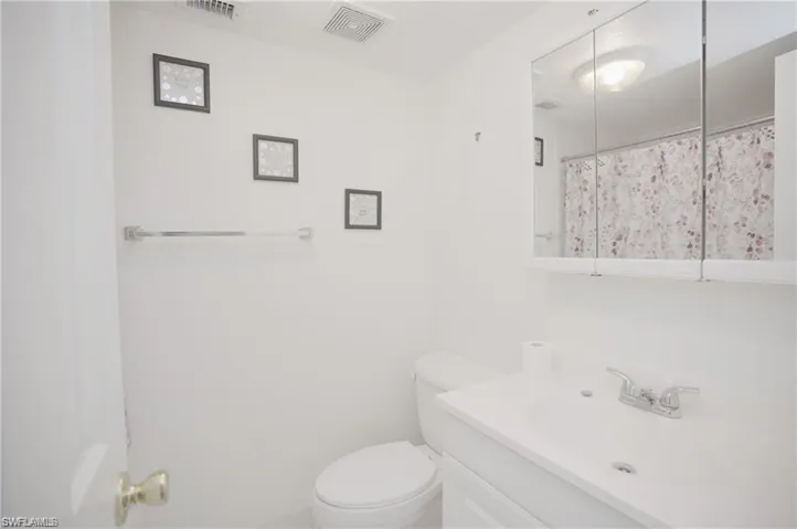 4635  Bayshore  DR, Naples, FL 34112