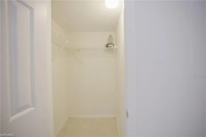 4635  Bayshore  DR, Naples, FL 34112