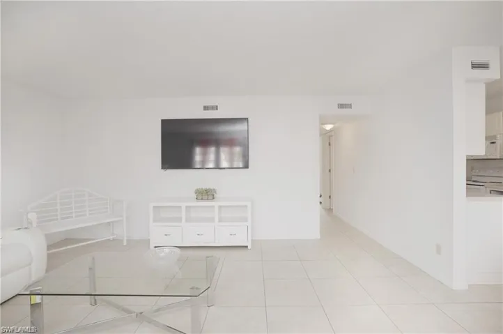 4635  Bayshore  DR, Naples, FL 34112