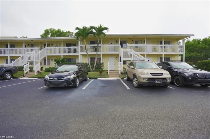4635  Bayshore  DR, Naples, FL 34112
