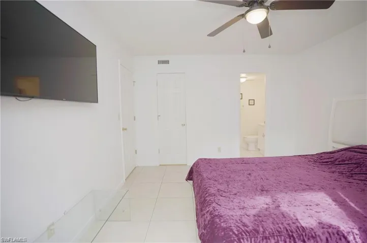 4635  Bayshore  DR, Naples, FL 34112