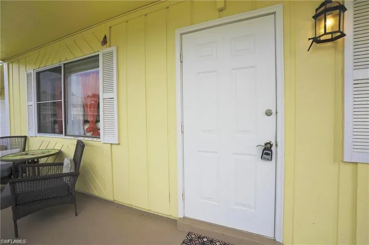 4635  Bayshore  DR, Naples, FL 34112