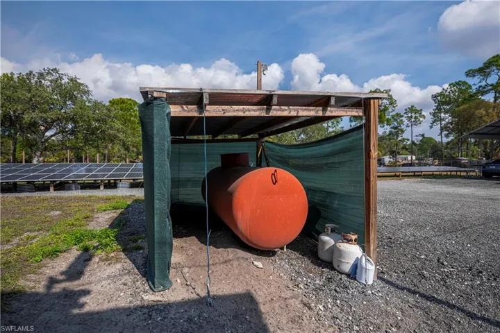 Exterior view of oil tank