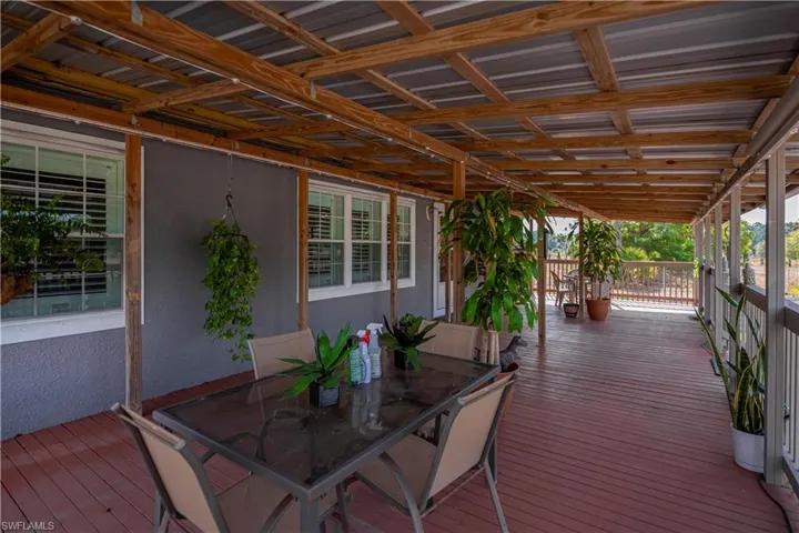 Deck with outdoor dining area