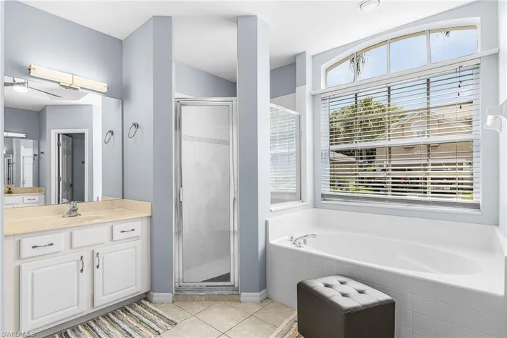 12786  Meadow Hawk  DR, Fort Myers, FL 33912