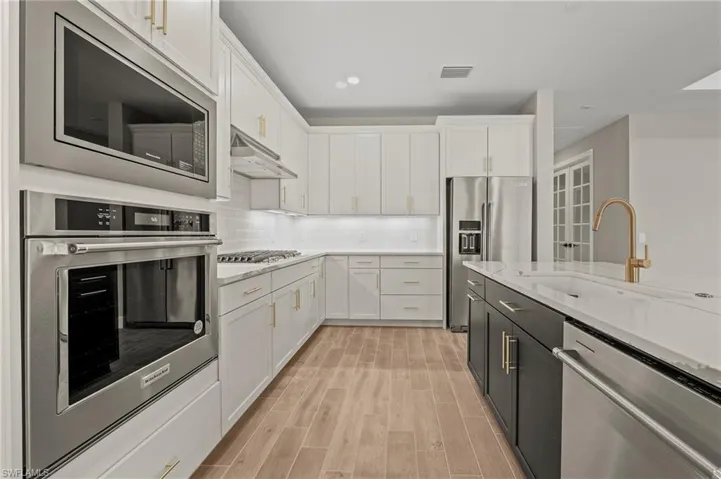 Upgraded Kitchen w/ KitchenAid Appliances