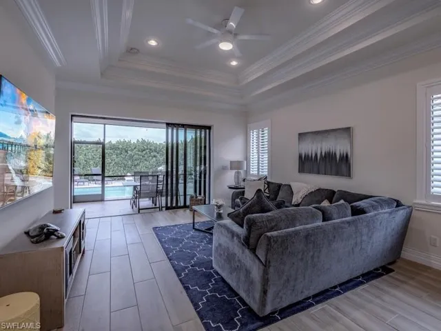 631 100th Ave N, Naples, Florida 34108
