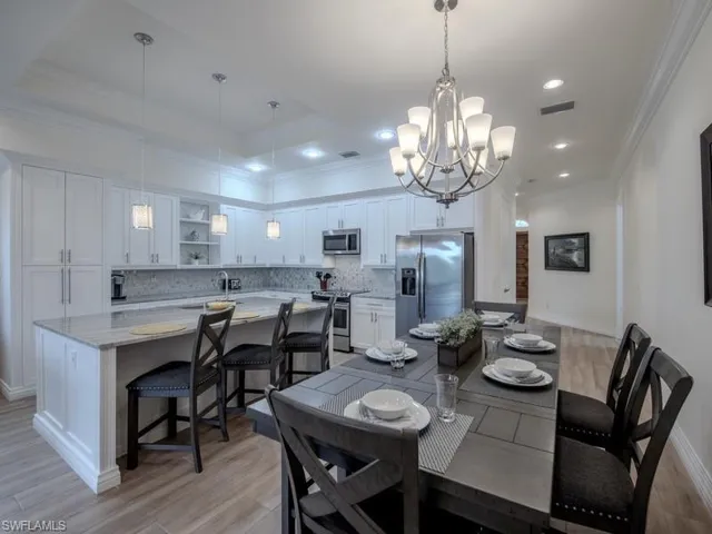 631 100th Ave N, Naples, Florida 34108