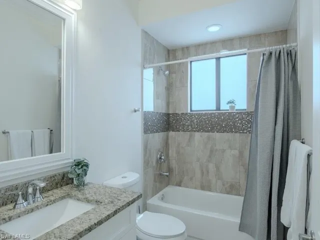 631 100th Ave N, Naples, Florida 34108