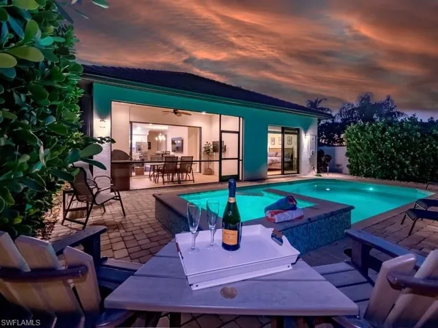 631 100th Ave N, Naples, Florida 34108