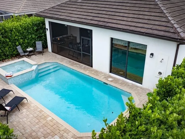 631 100th Ave N, Naples, Florida 34108